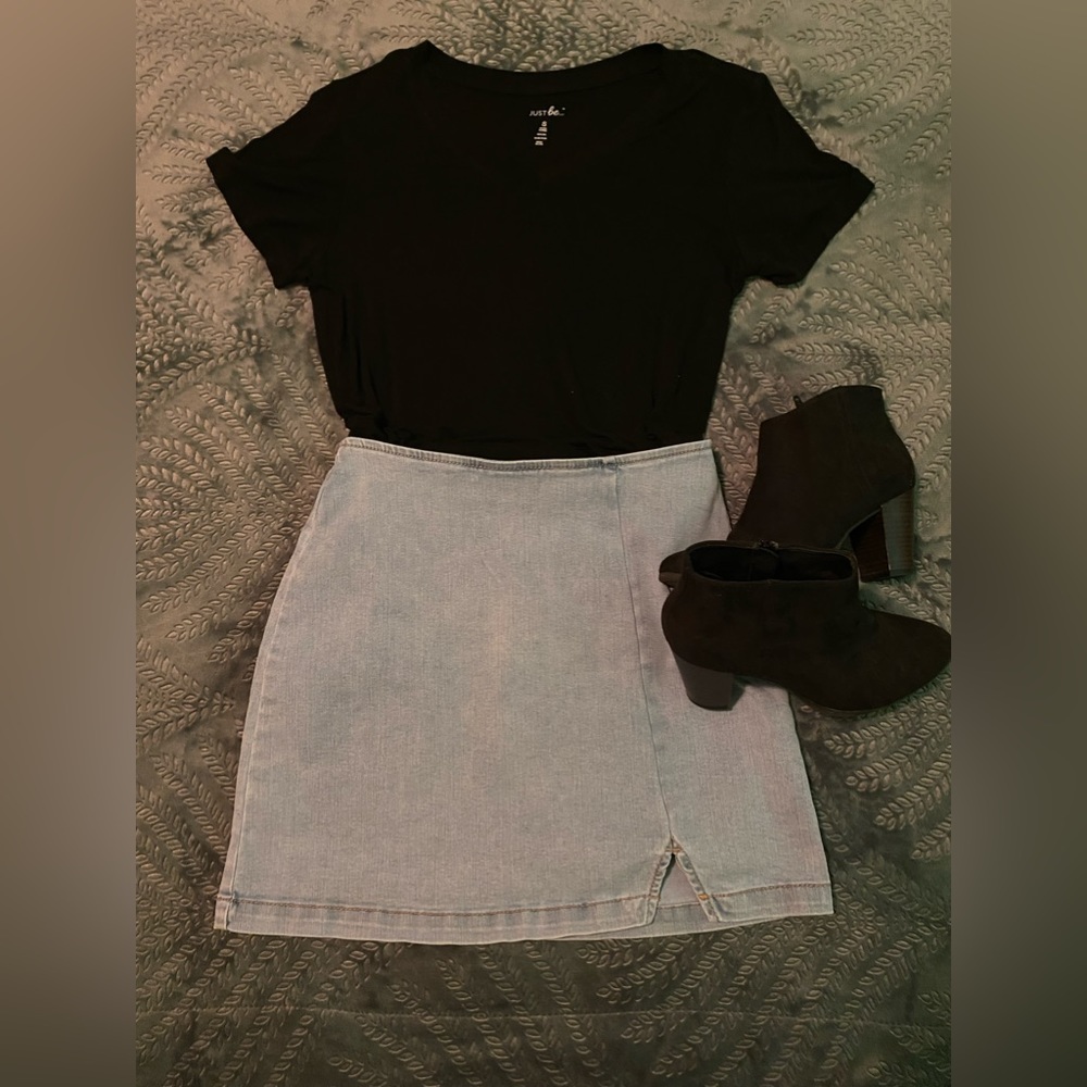 Black t-shirt